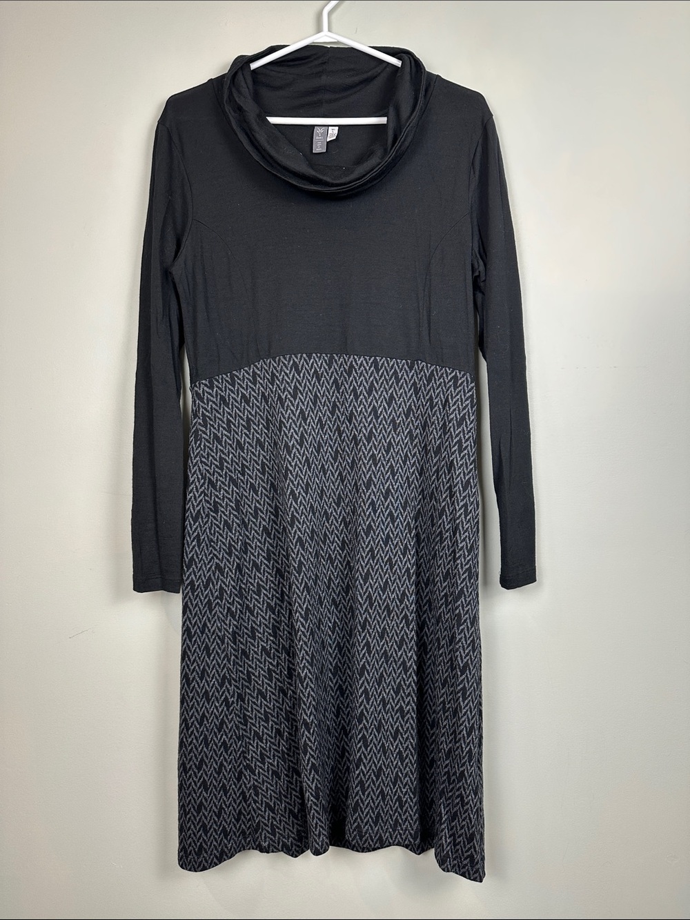 176. ibex merino wool dress long sleeved Kyle neck